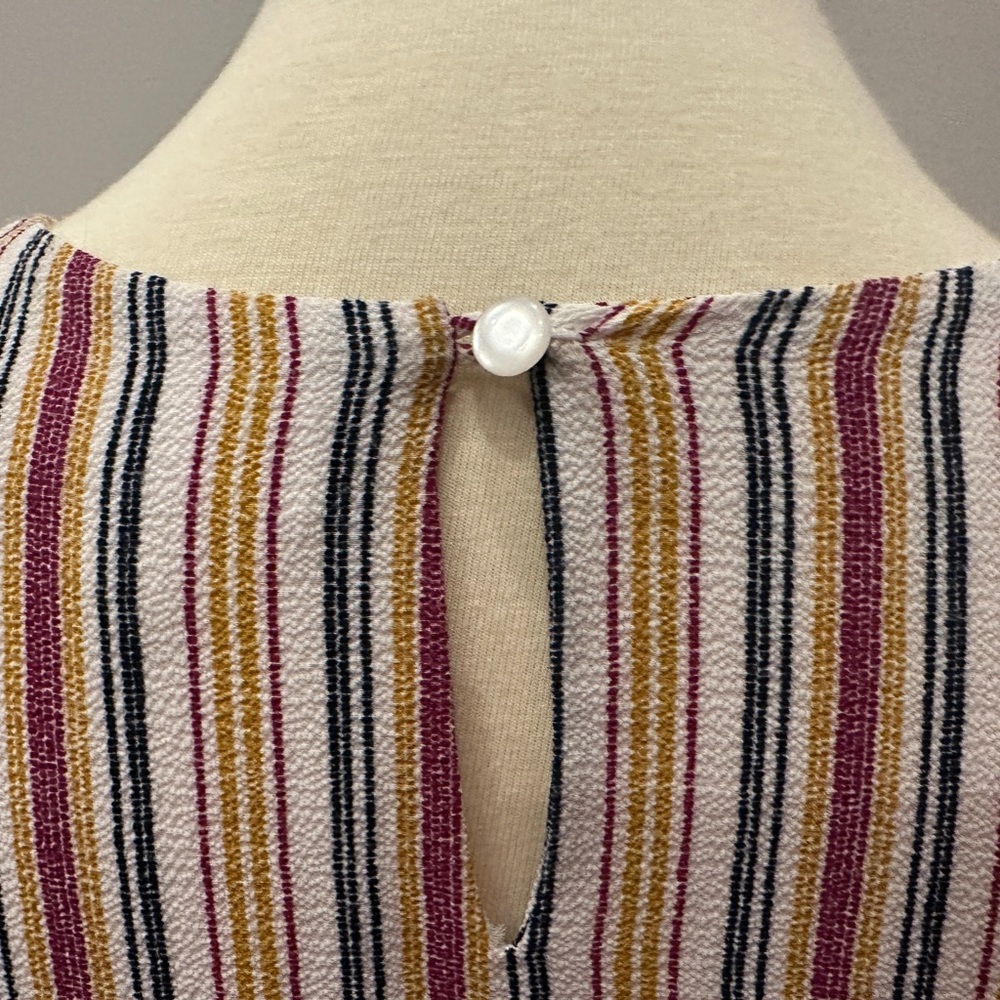 Chic Striped Ruffle Blouse - Picture 8 of 8